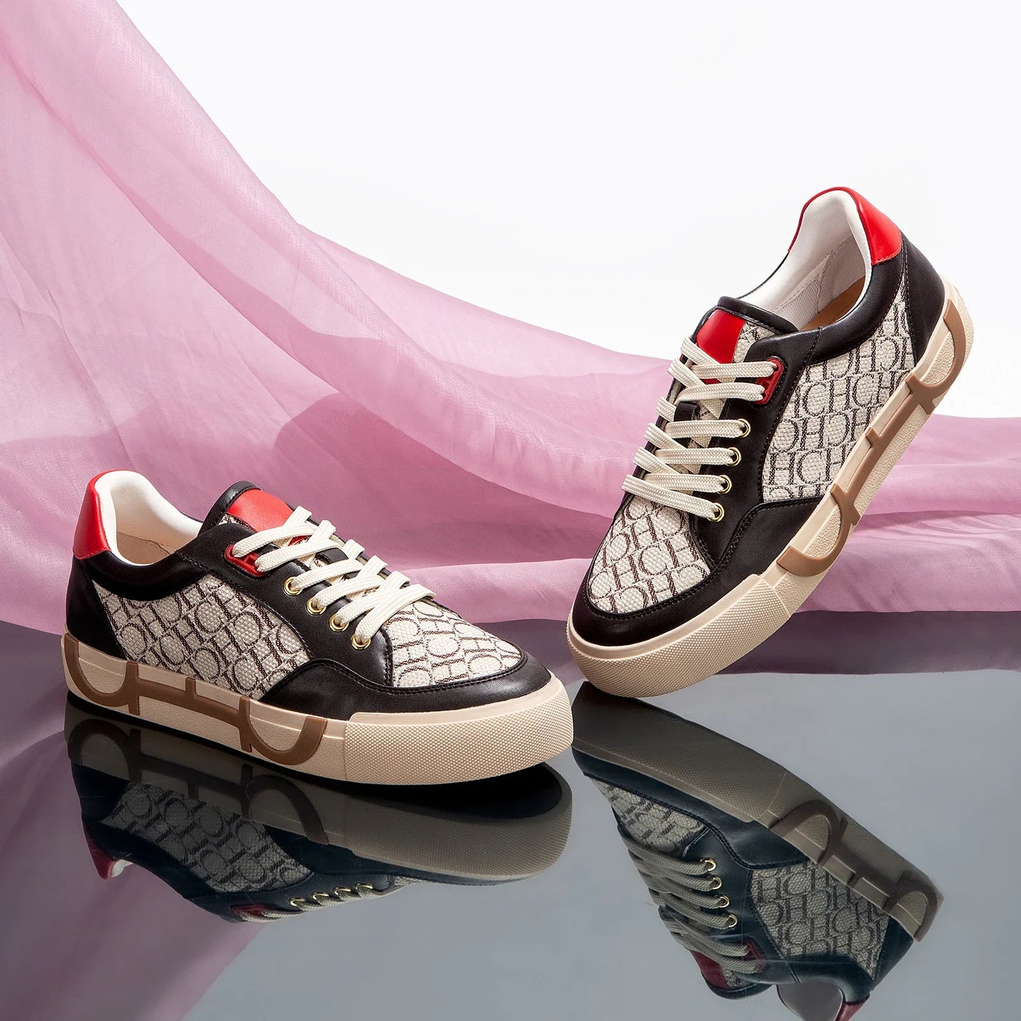 Carolina Herrera Sneaker Classic Retro Style Fashion New Women's Casual Shoes Patchwork Design Comfortable and Versatile Letter Printing